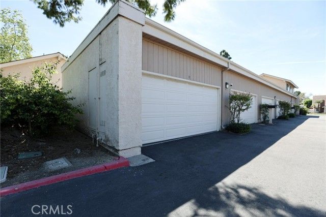 12 Silverwood 19, Irvine, CA 92604