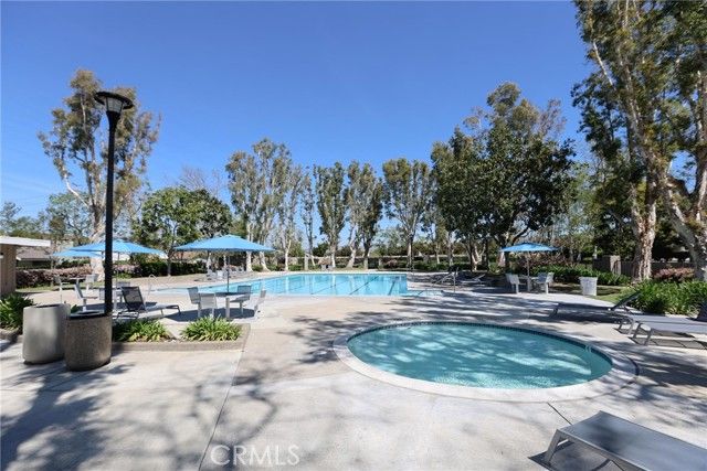 12 Silverwood 19, Irvine, CA 92604