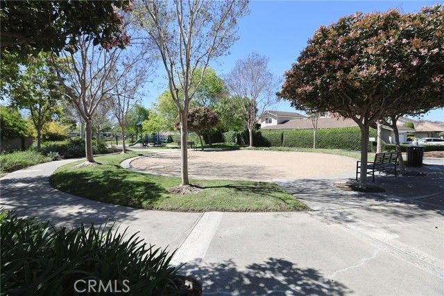 12 Silverwood 19, Irvine, CA 92604