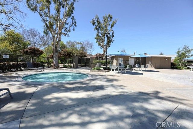 12 Silverwood 19, Irvine, CA 92604