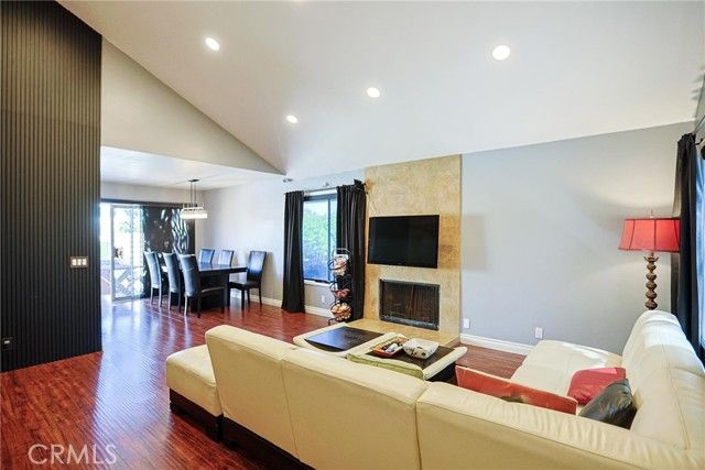 12 Silverwood 19, Irvine, CA 92604