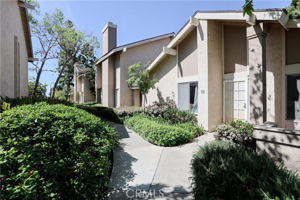 12 Silverwood 19, Irvine, CA 92604