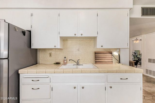 3919 W EL CAMINITO Drive, Phoenix, AZ 85051