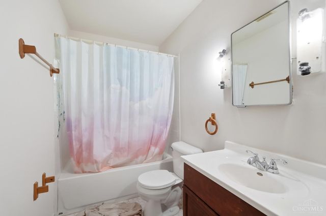 4935 Denison Drive, Fairfield, OH 45014