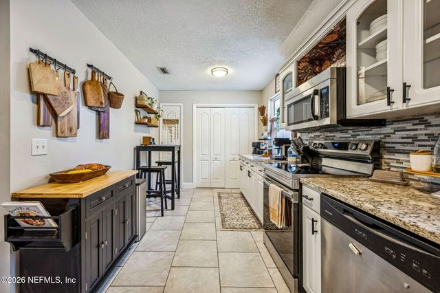 1331 CROSBY Lane, Orange Park, FL 32073