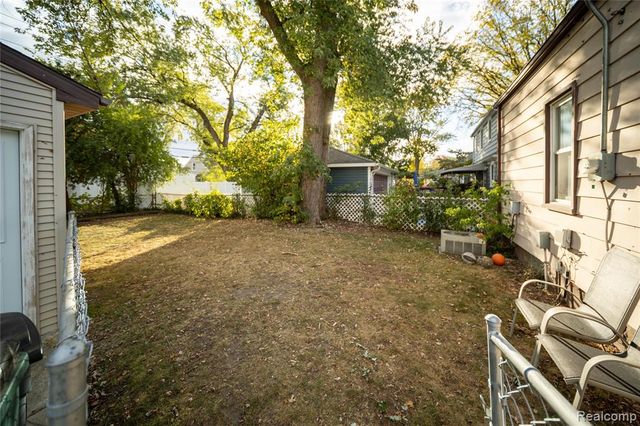 1673 West Boulevard, Berkley, MI 48072