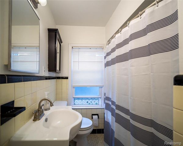 1673 West Boulevard, Berkley, MI 48072