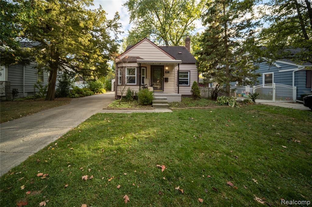 1673 West Boulevard, Berkley, MI 48072