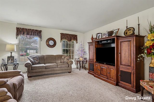 5381 Bunker Hill Court, Kentwood, MI 49508