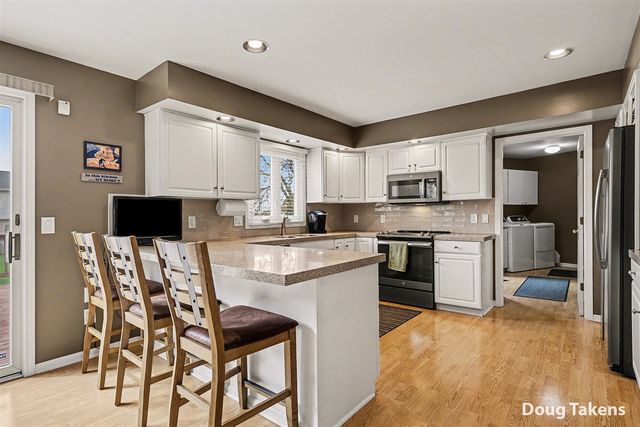 5381 Bunker Hill Court, Kentwood, MI 49508