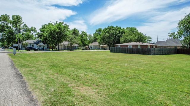 312 E Beech Street, Celina, TX 75009