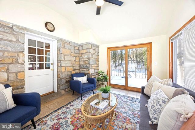 103 AVONBROOK RD, Wallingford, PA 19086