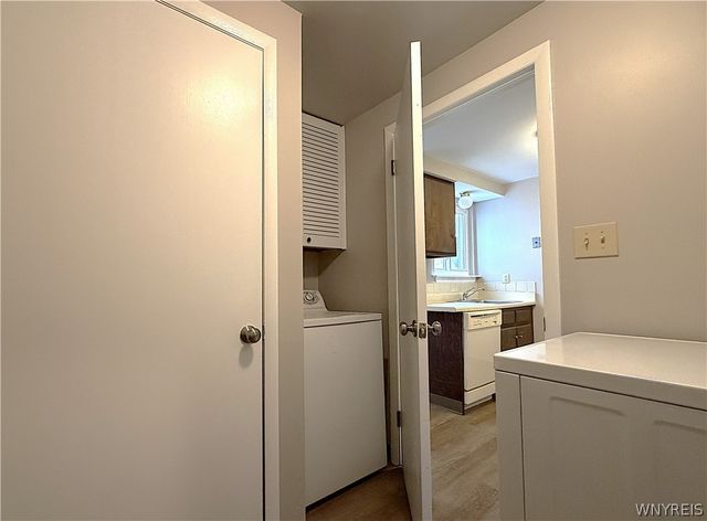 72 Parkview Court, Lancaster, NY 14086