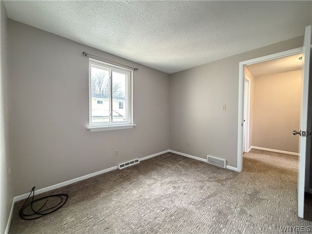 72 Parkview Court, Lancaster, NY 14086