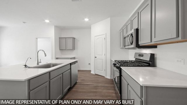 16410 Pinebrook Leaf Lane, Magnolia, TX 77355