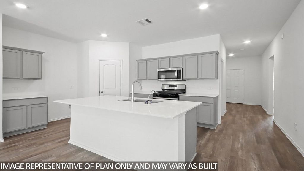 16410 Pinebrook Leaf Lane, Magnolia, TX 77355