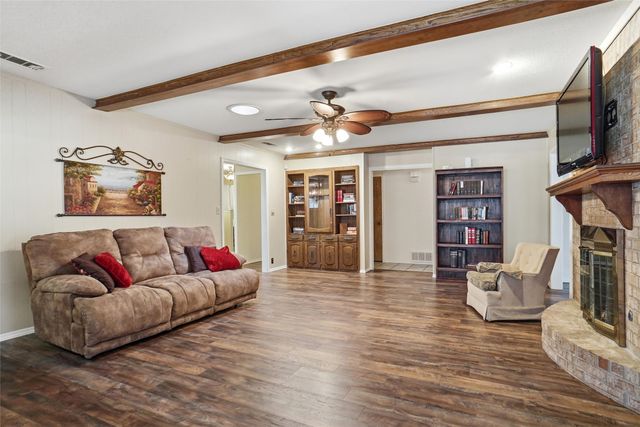 200 Hillview Drive, Hurst, TX 76054