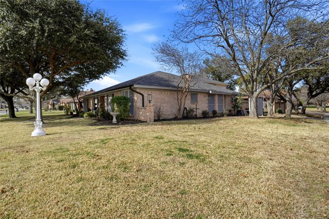 200 Hillview Drive, Hurst, TX 76054