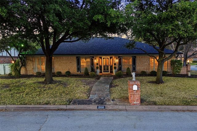 200 Hillview Drive, Hurst, TX 76054