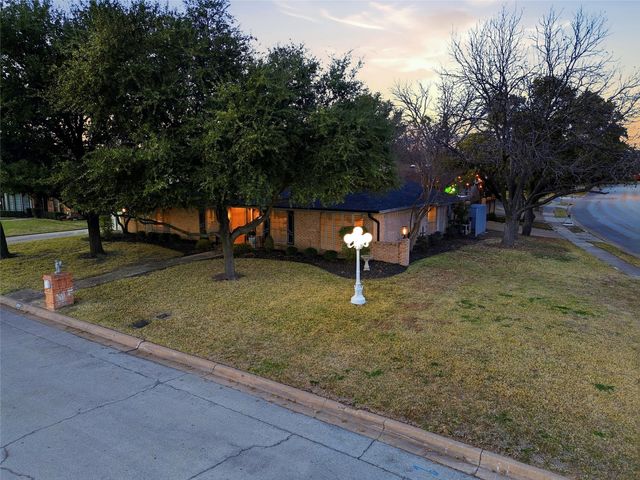 200 Hillview Drive, Hurst, TX 76054