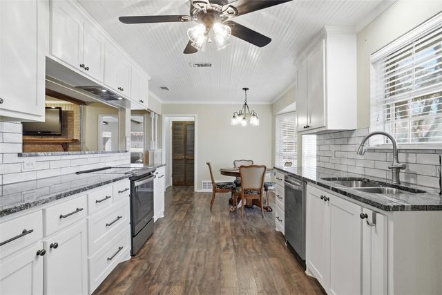 200 Hillview Drive, Hurst, TX 76054