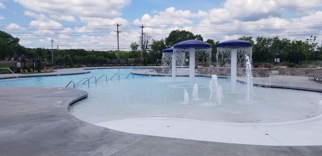 5018 Hunters Village Drive, Lebanon, TN 37087