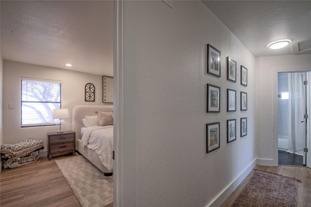 20811 Trapper LN, Lago Vista, TX 78645