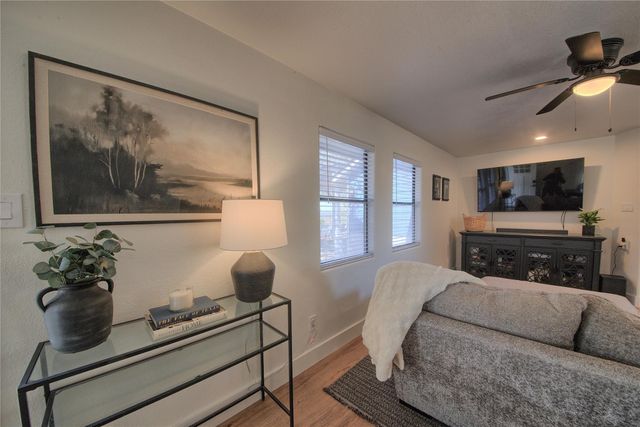 20811 Trapper LN, Lago Vista, TX 78645