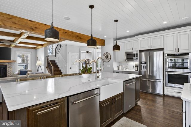 8794 BUCKLAND MILL RD, Gainesville, VA 20155