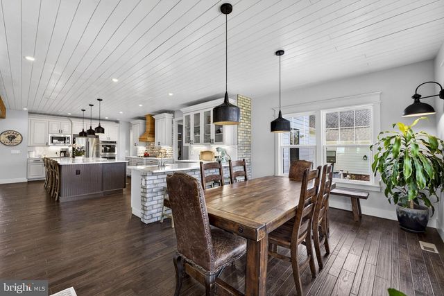 8794 BUCKLAND MILL RD, Gainesville, VA 20155