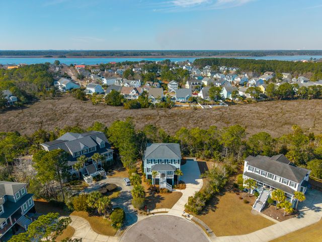 1851 Delacourt Avenue, Mount Pleasant, SC 29466