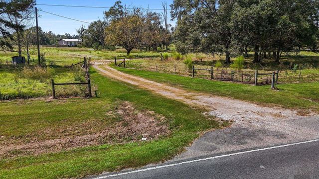 21123 La Hwy 1032, Denham Springs, LA 70726