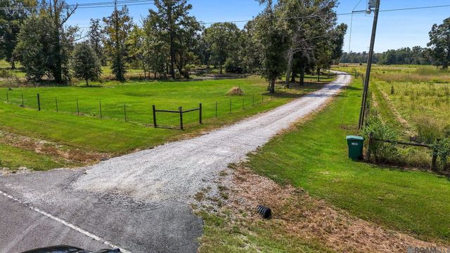 21123 La Hwy 1032, Denham Springs, LA 70726