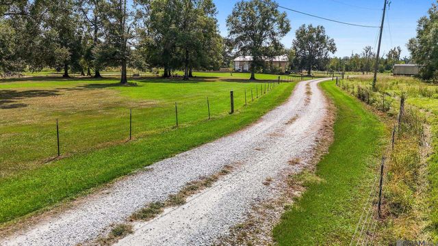 21123 La Hwy 1032, Denham Springs, LA 70726