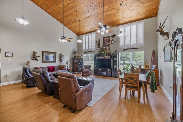 21123 La Hwy 1032, Denham Springs, LA 70726