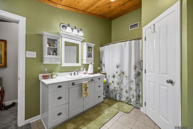 21123 La Hwy 1032, Denham Springs, LA 70726