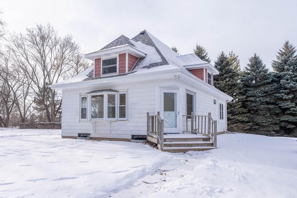 14703 Washington AVENUE, Union Grove, WI 53182