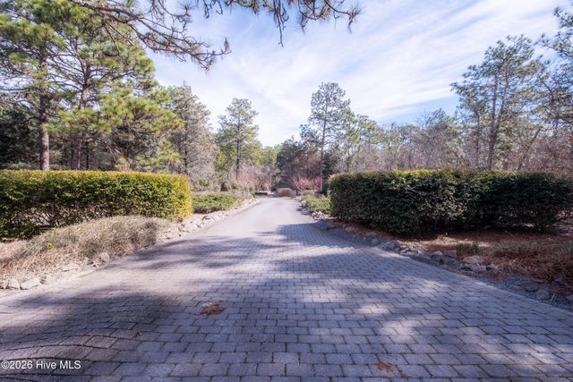 845 Lake Dornoch Drive, Pinehurst, NC 28374