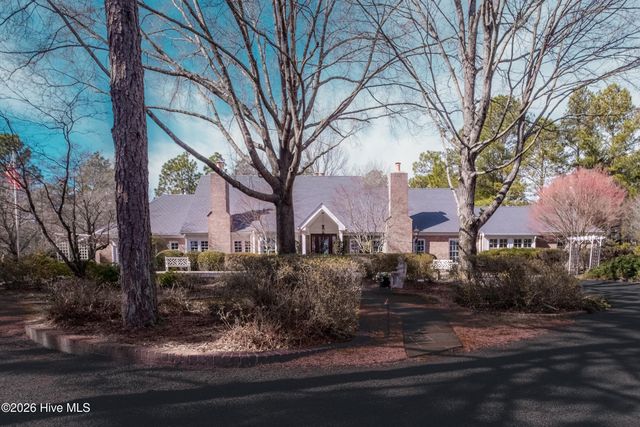 845 Lake Dornoch Drive, Pinehurst, NC 28374