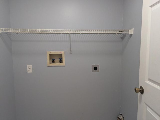 1122 SE Puritan Lane, Port St Lucie, FL 34983