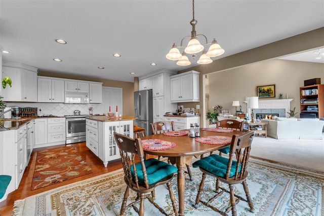 805 Marlpool Drive, Saline, MI 48176