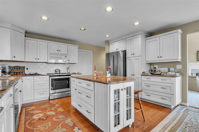 805 Marlpool Drive, Saline, MI 48176