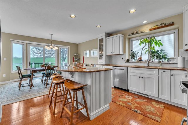 805 Marlpool Drive, Saline, MI 48176