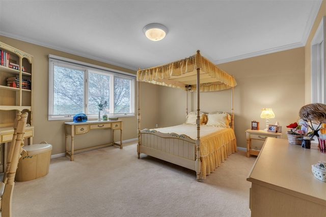 805 Marlpool Drive, Saline, MI 48176