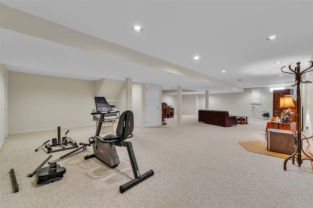 805 Marlpool Drive, Saline, MI 48176