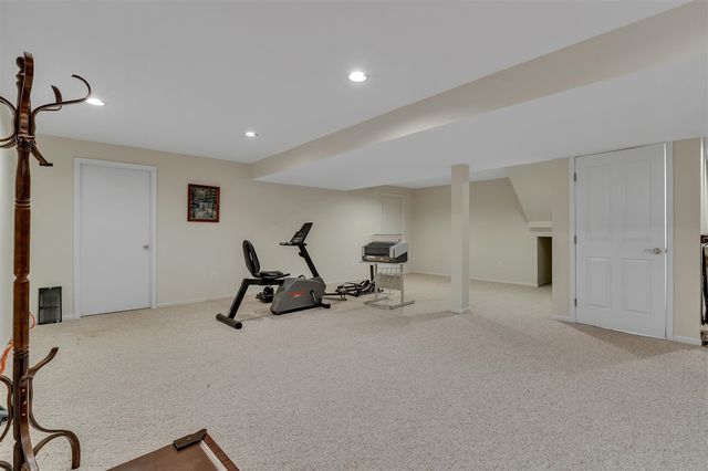805 Marlpool Drive, Saline, MI 48176