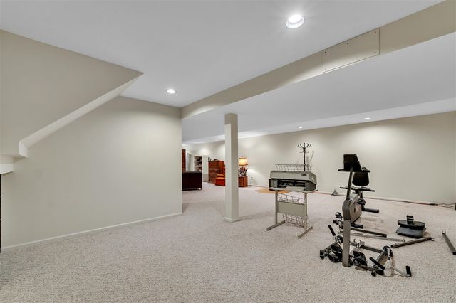 805 Marlpool Drive, Saline, MI 48176