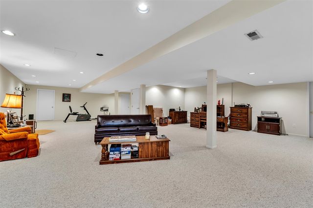 805 Marlpool Drive, Saline, MI 48176