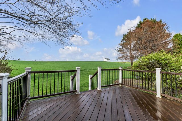 805 Marlpool Drive, Saline, MI 48176