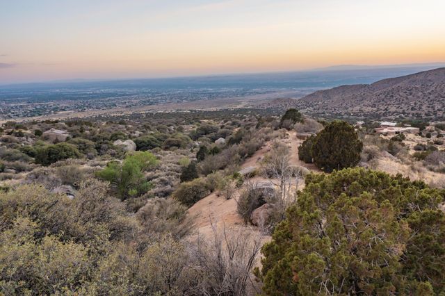 9 La Luz Trail NE, Albuquerque, NM 87122